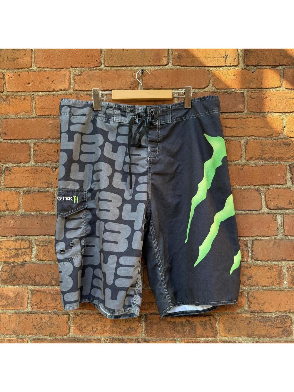 Vintage monster energy drink board shorts 00s 38